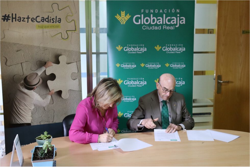 La Fundaci N Globalcaja Ciudad Real Contribuye A Equipar El Aula De