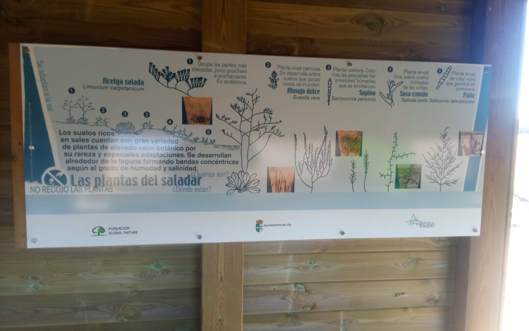 Señalización con paneles tematizados sobre fauna y flora para el Ayuntamiento de Lillo, instalada en el observatorio de aves de la Laguna del Longar