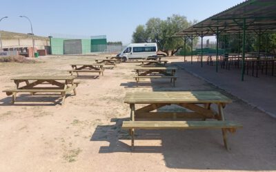 Nueva zona de picnic en la piscina municipal de Villacañas gracias al trabajo inclusivo y sostenible